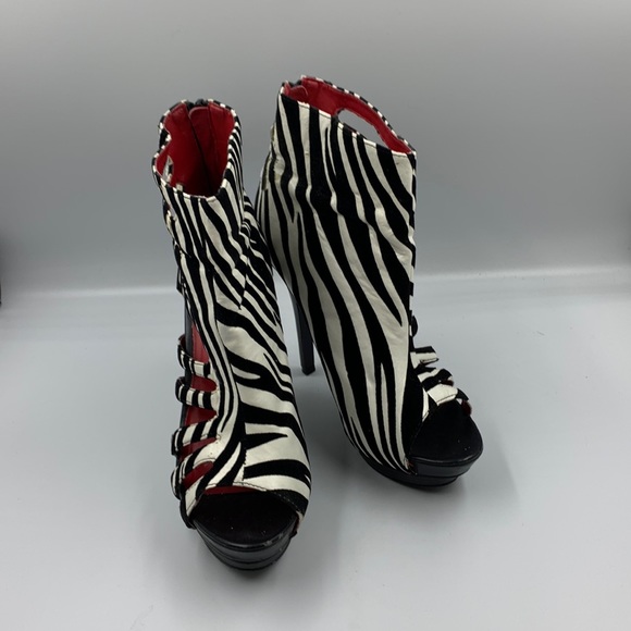 Wild Rose Shoes - Heeled booties